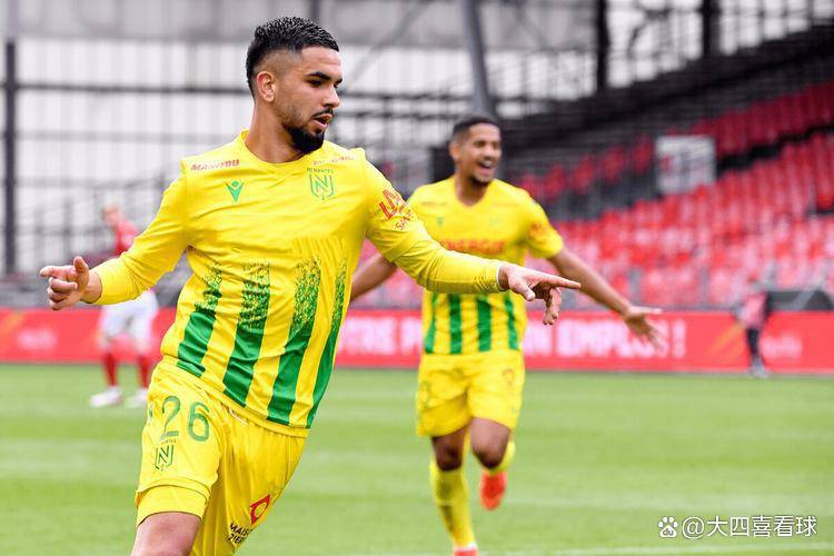 爱游戏官方登录 -包含多特蒙德迎法甲关键赛；集结日防线松动；赛场秩序良好；球探报告显示潜力的词条